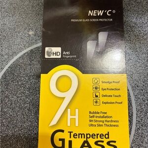 iPhone 13 screen protectors